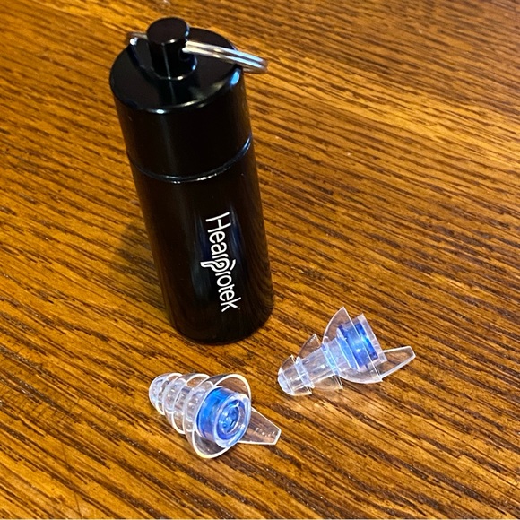 🔊 Hearprotek Concert Ear Plugs Reusable high Fidelity Musician Ear Plugs + Case - Picture 1 of 4